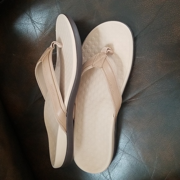 VIONIC Tide Flip Flops With Arch Support - Picture 13 of 14